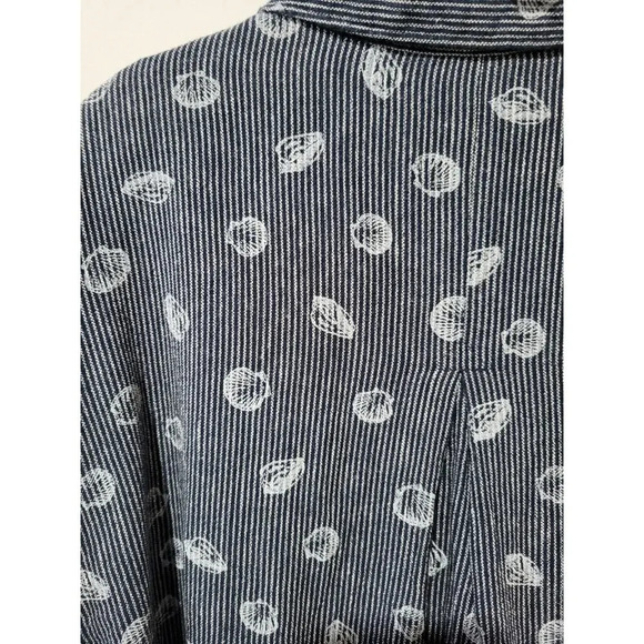 Liz Claiborne Women's sea shells blue button-down Blouse  - small - Picture 5 of 8